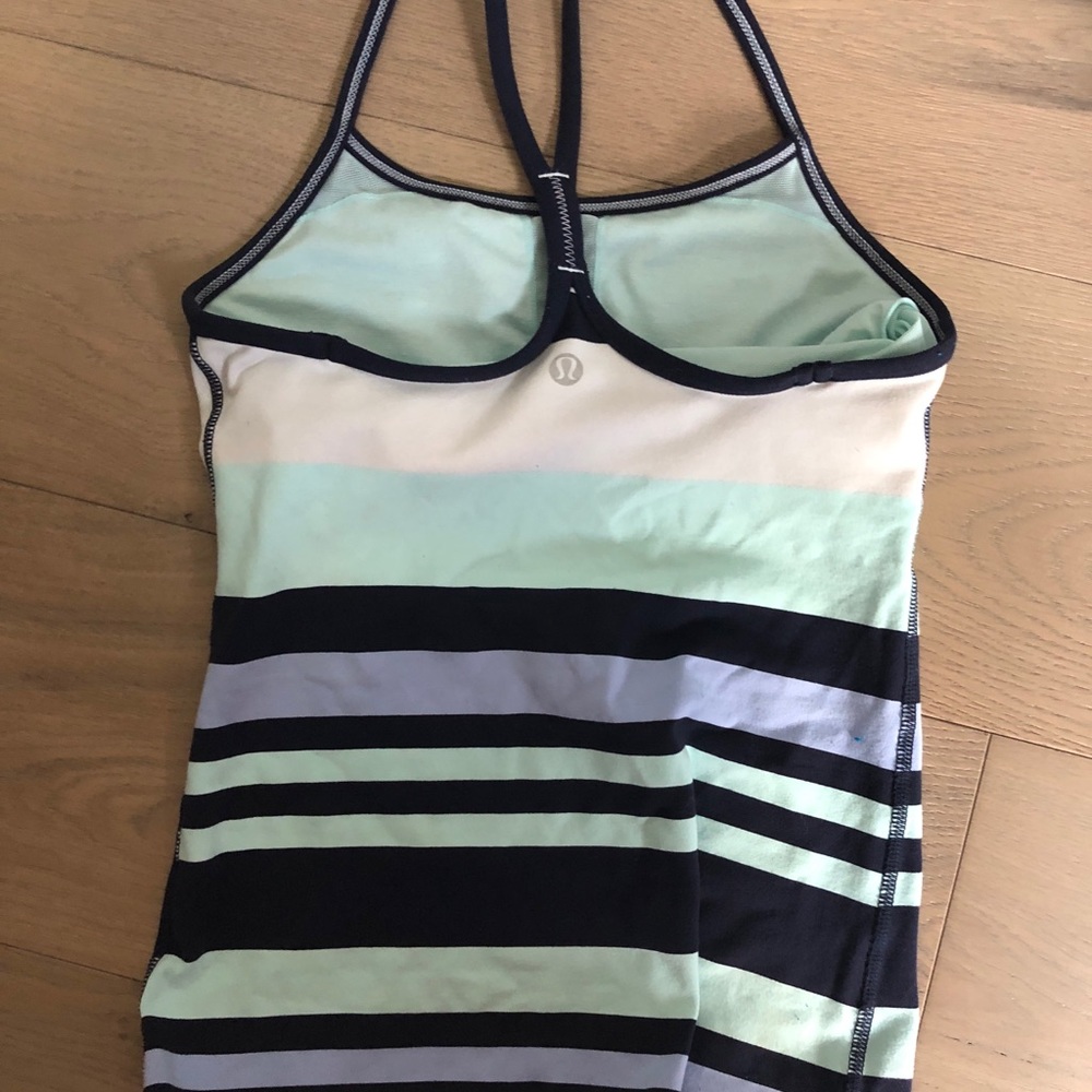 Perfect condition lulu stripe tank